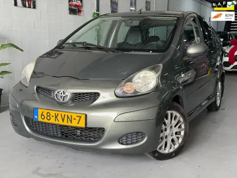 Toyota Aygo 1.0-12V Aspiration Green/ AUTOMAAT/ nap/ dealeronderhouden/ 1jaar apk/ airco/ EL-ramen/s