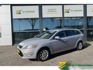 Ford Mondeo Wagon 1.6 EcoB. Titanium, in fantastische staat en 2 sets velgen