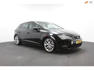 Seat Leon 1.4 TSI FR | Climate control | Stoelverwarming | Parkeersensoren | Trekhaak | Cruise contr