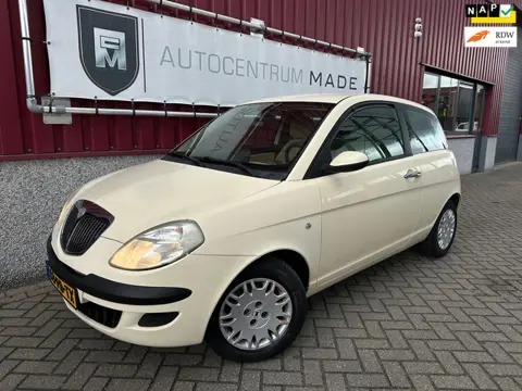 Lancia Ypsilon 1.2 Argento // Airco // 103DKM NAP