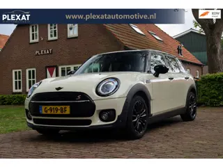 Mini Clubman 1.5 Cooper Business Edition Aut. | Panorama | Sportstoelen | Harman-Kardon | Engelse Ac