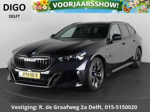 BMW 5-serie Touring 530e M-Pakket | Harman Kardon | Elektrisch wegklapbare trekhaak | Leder | decemb