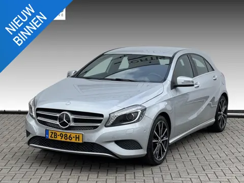 Mercedes-Benz A-klasse 180 Prestige SPORT STOELEN | 18 INCH LMV | NAVI | STOELVERWARMING
