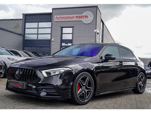 Mercedes-Benz A-klasse 200 AMG / A35 Look | Panorama | Luxe Leder | Stoelverwarming | Sfeerverlichti