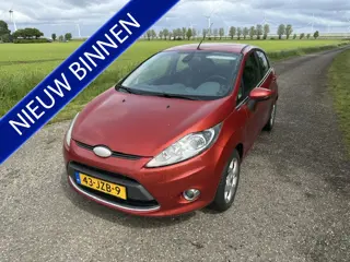 Ford Fiesta 1.4 Titanium Airco Pdc Trekhaak Nieuwe APK