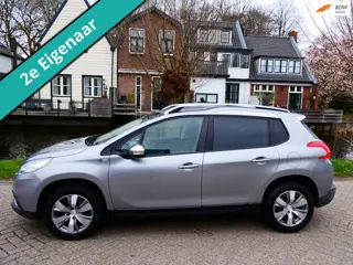 Peugeot 2008 1.2i Active 132.000km. 2e eig. Clima Cruise Navi Trekhaak 1100kg.