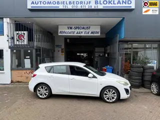 Mazda 3 2.0/ DiSi TS Plus/ Sport/ met Airco, Cruise Control, Stoelverwarming en een ruime APK!!!