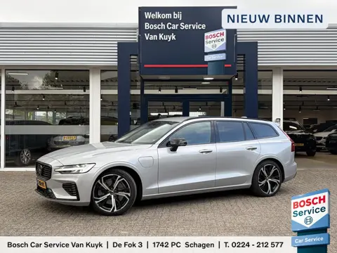 Volvo V60 2.0 T6 Plug-in hybrid AWD Plus Dark / Binnenkort Beschikbaar! / Meer foto's volgens spoedi