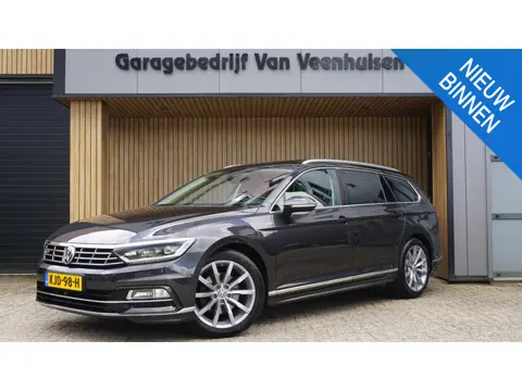 Volkswagen Passat Variant 1.8 TSI 180pk 3x R-Line Pano.Dak Leder DynAudio HUD Trekhaak Sfeerverlicht