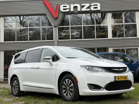 Chrysler Pacifica 3.6 V6 Hybrid Limited (bj 2021)