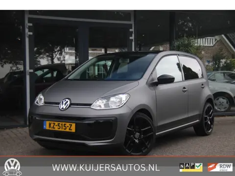 Volkswagen up! 1.0 BMT move up! | Black Edition | AC | 17 LM |