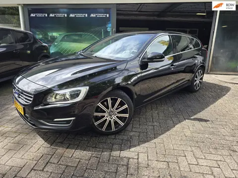 Volvo V60 2.4 D6 Twin Engine R-Design | 12MND GARANTIE | FULL OPTIONS | SCHUIFDAK | ACC | NAVI |