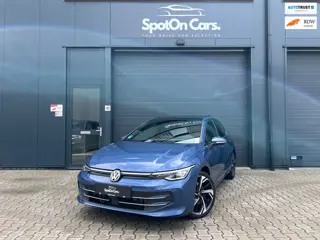 Volkswagen Golf 1.5 eTSI PANO CAMERA HUD KEYLESS 50 jähre Edition