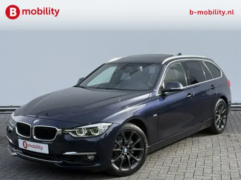 BMW 3 Serie Touring 320i High Executive Luxury Trekhaak 1800kg Apple CarPlay Panoramadak | Hifi | Le