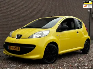 Peugeot 107 1.0-12V XR