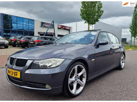 BMW 3-serie 320i AUT PANO NAVI PSENSOR LEDER CRUISE 2 X SLEUTELS