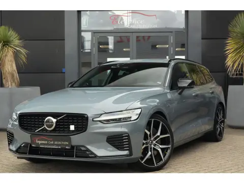 Volvo V60 2.0 T8 Plug-in hybrid AWD Polestar Engineered 455pk Panoramadak/Heiko-Uitlaat/Trekhaak