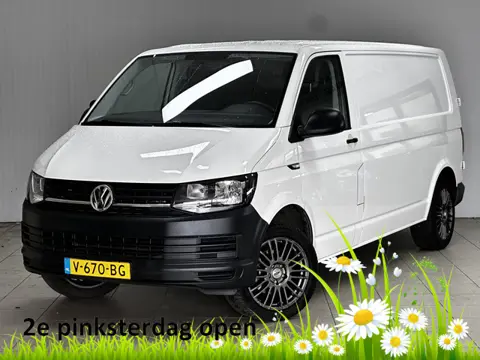 Volkswagen Transporter 2.0 TDI L2H2 Trendline /Trekhaak! /3-Zitplaatsen /Zij-schuifdeur rechts /18"L