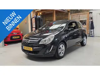 Opel Corsa 1.2-16V Color Edition Navi, Bluetooth, Volledig dealer onderhouden!!!