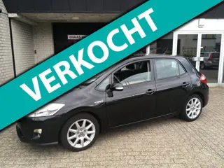 Toyota Auris 1.8 Full Hybrid Business / CAMERA / NAVI / TREKHAAK / KM+NAP / APK 2027