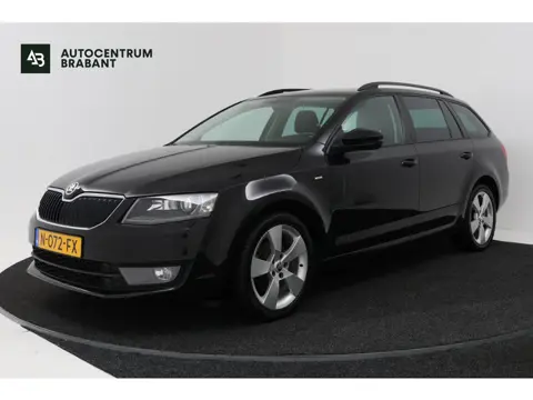 Skoda Octavia Combi 1.0 TSI Greentech Style Business (NAVIGATIE, STOELVERWARMING, PARKEERSENSOREN)