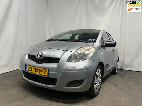 Toyota Yaris 1.3 VVTi Comfort - Schade