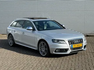 Audi A4 Avant 3.0 TFSI S4 quattro / Panorama / Navi / Camera / Kuipstoelen / Xenon - LED