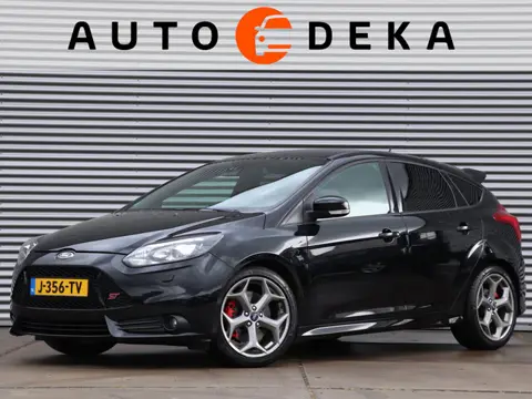 Ford Focus 2.0 EcoBoost ST-3 *Leder*Xenon*Sony-Audio*