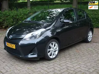 Toyota Yaris 1.5 Full Hybrid Aspiration clima cruise 172 dkm NAP