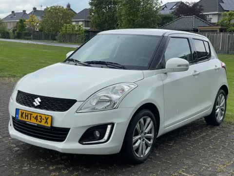 SUZUKI SWIFT 1.2 Exclusive EASSS/ ECC/ Cruise/ Keyless/ LM/ LED/ Stoelverwarming/ Privacy