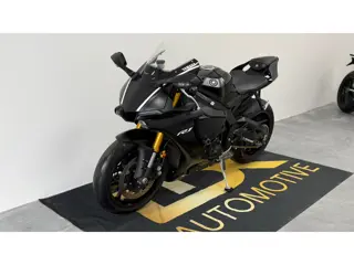 Yamaha YZF R1