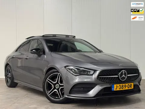 Mercedes-Benz CLA-klasse 180 AMG l PANO l EL- STOEL l SFEER l MATRIX l KEYLESS l CAMERA l SOUND l OR
