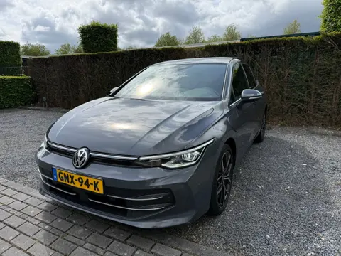 Volkswagen GOLF 1.5 eHybrid 50 Edition|Panoramadak|CarPlay|BlindSpot|Keyless|Stoelmassage|
