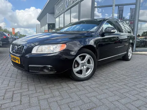 Volvo V70 2.0T Summum | Automaat | Leder | Navi | Schuifdak | Xenon | Trekhaak|