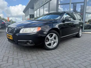 Volvo V70 2.0T Summum | Automaat | Leder | Navi | Schuifdak | Xenon | Trekhaak|