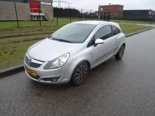 Opel Corsa 1.4-16V '111' Edition