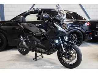 Honda X-ADV 750 2026 700KM LEOVINCE UITLAAT NIEUW!!