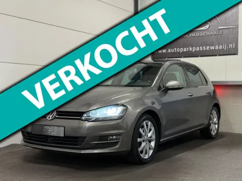 Volkswagen Golf 1.4 TSI Highline Pano, ACC, Achteruitrijcamera, LED, Parkeersensoren Rondom, Stoelve