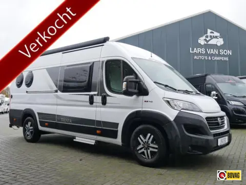 Pössl Trenta 640, 6.40 Mtr Buscamper, Lengtebedden, Maxi Chassis!!