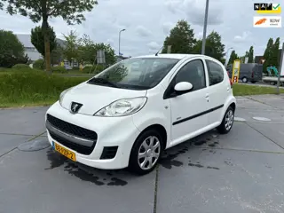 Peugeot 107 1.0-12V Millesim 200