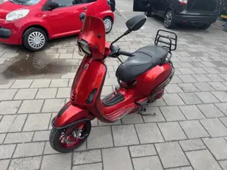 Vespa Snorscooter Sprint 4T (bj 2014, automaat)