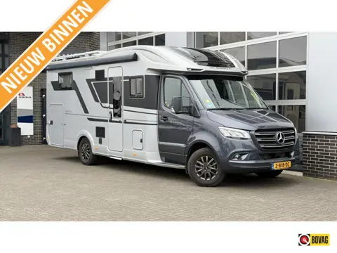Adria Coral Supreme MB 670 DC met levelsysteem