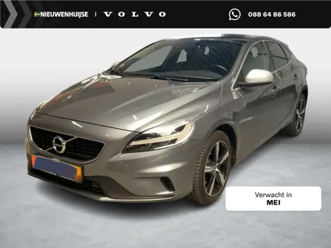 Volvo V40 2.0 T4 Business Sport | Trekhaak | Standkachel | Panoramadak | Keyless entry/start | DAB |