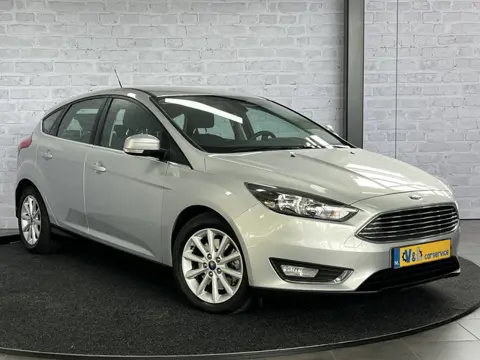 Ford Focus 1.5 Titanium Edition Automaat Navigatie Cruise Stoelverwarming Trekhaak