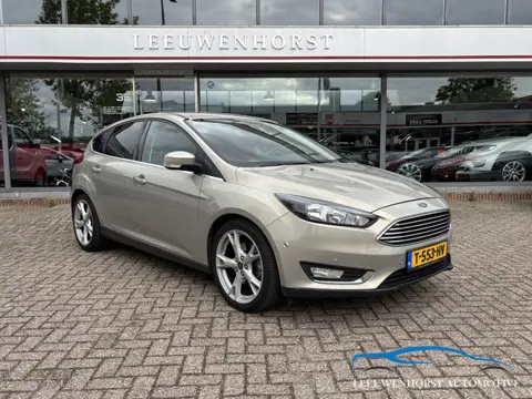 Ford Focus 1.5 Titanium Edition, camera,  lane warning, 2 x PDC, keyless, unieke kilometerstand