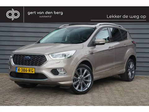 Ford Kuga 1.5 EcoBoost Vignale - LEDER - PANODAK - TREKHAAK - CARPLAY - CAMERA -