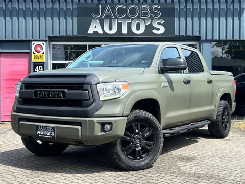 Toyota Tundra 5.7 V8 Crewmax