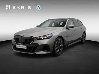 BMW 5 Serie Touring 530e M Sport Edition | Innovation Pack | Stuurwielrand Verwarmd | Trekhaak | Pan