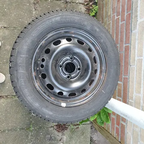 Kleber winterbanden 175 65 R14 met velgen
