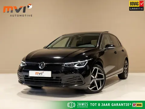 Volkswagen Golf 1.5 TSI / 150pk / Panorama dak / Trekhaak / Elektrische stoelverstelling /